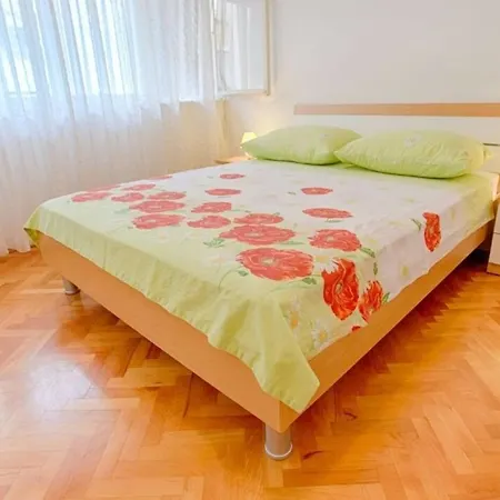 Apartment With Wifi - 20301 *